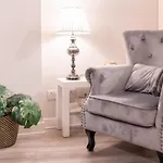 Luxury Riverview City Centre Apartment